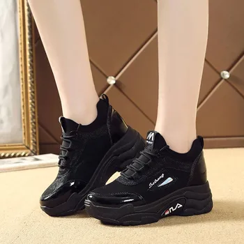 Noi 2020 Toamna Alb-Negru Ascunse Pană Tocuri Pantofi Casual pentru Femei Primavara Lift tocuri Cizme Femei Adidași Tocuri de 8cm